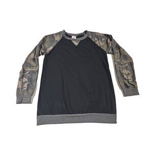 Wanna B Womens‎ Long Sleeve Black/ Chamo Shirt Size Small